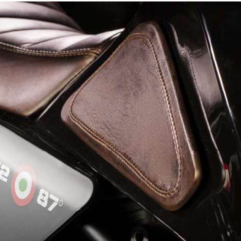 PROTECTION RESERVOIR CUIR PROTECTION RESERVOIR CUIR