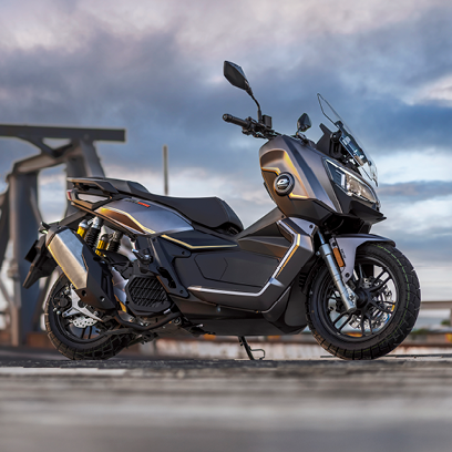 ATR 125 : Le scooter "crossover" 125 cm³ 15 ch de QJMOTOR 