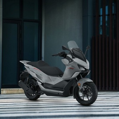 Fort 125 N : le scooter GT sportif de 15 ch